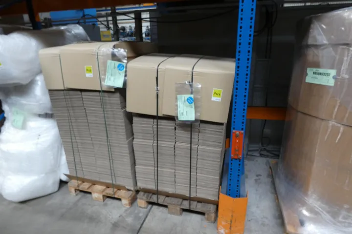 Konvolut WPZ 335x105x25mm, geritzt GHV Umfang: Palette mit Inhalt